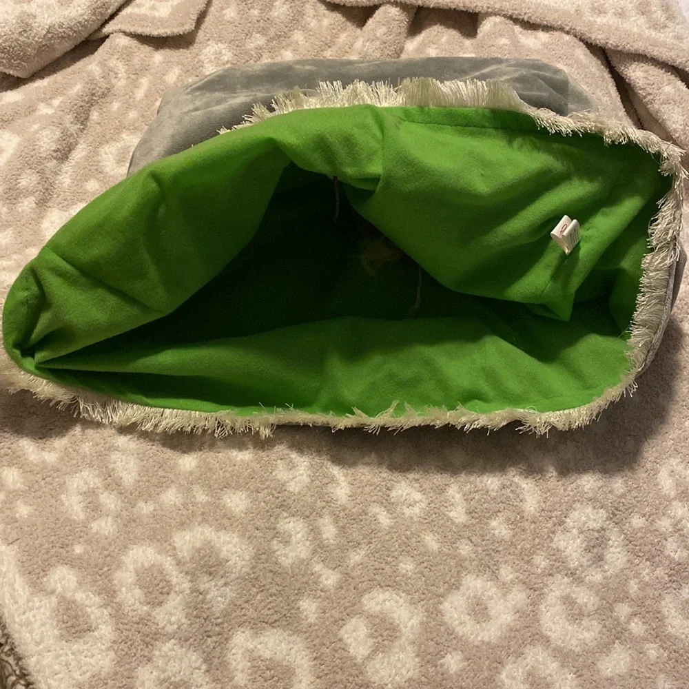 Crinkle cat sack